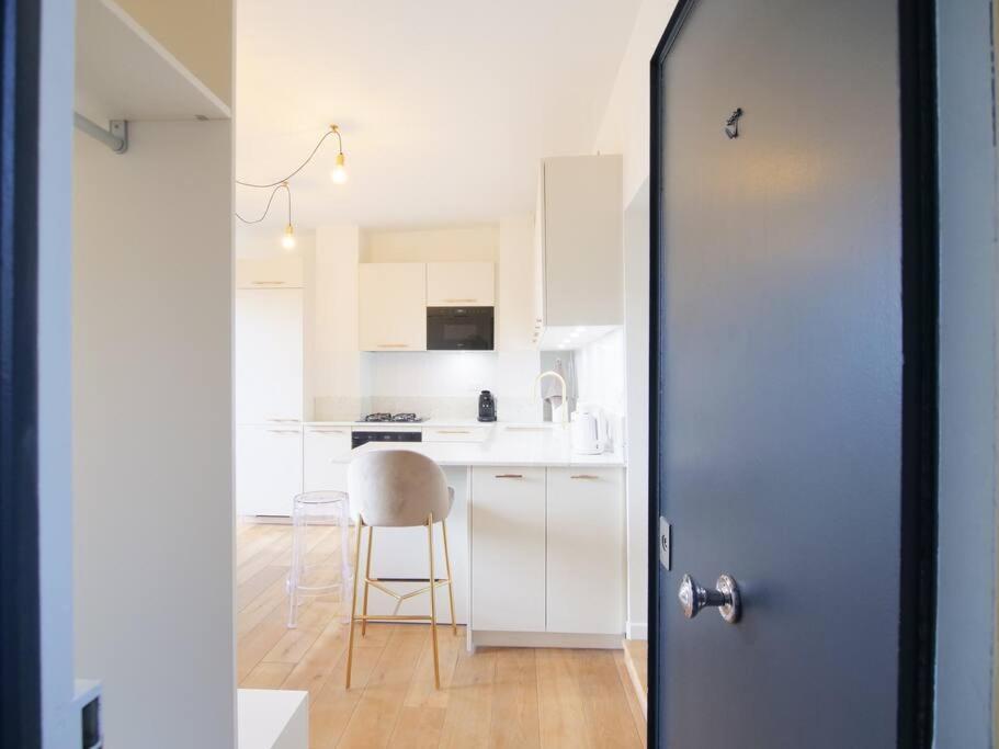 Charme Et Modernite Au Coeur Du Quartier St Louis Apartment แวร์ซาย ภายนอก รูปภาพ