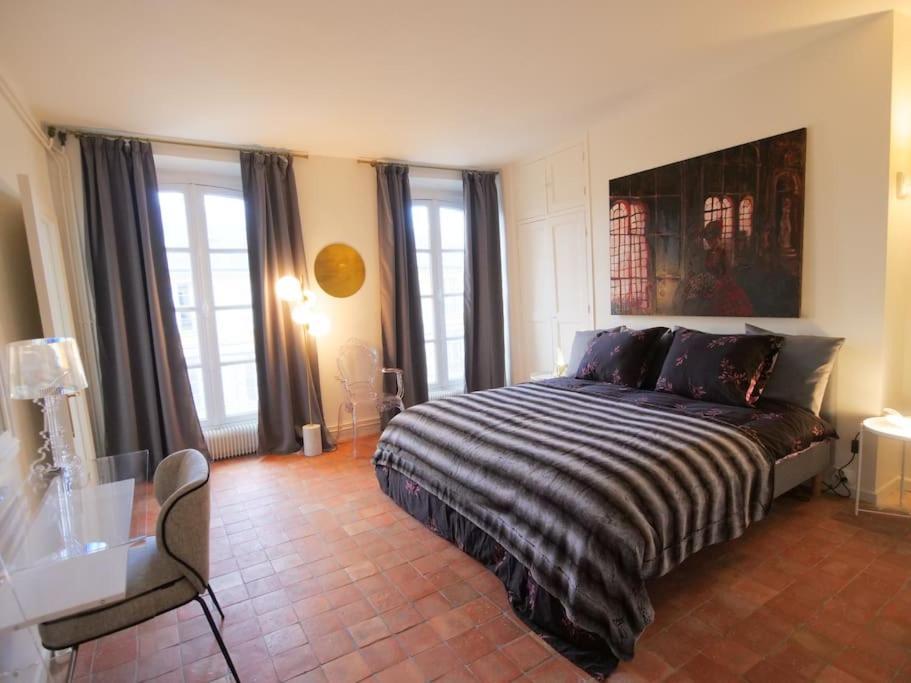 Charme Et Modernite Au Coeur Du Quartier St Louis Apartment แวร์ซาย ภายนอก รูปภาพ