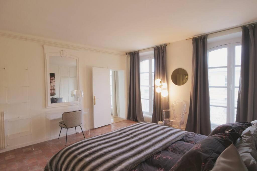 Charme Et Modernite Au Coeur Du Quartier St Louis Apartment แวร์ซาย ภายนอก รูปภาพ