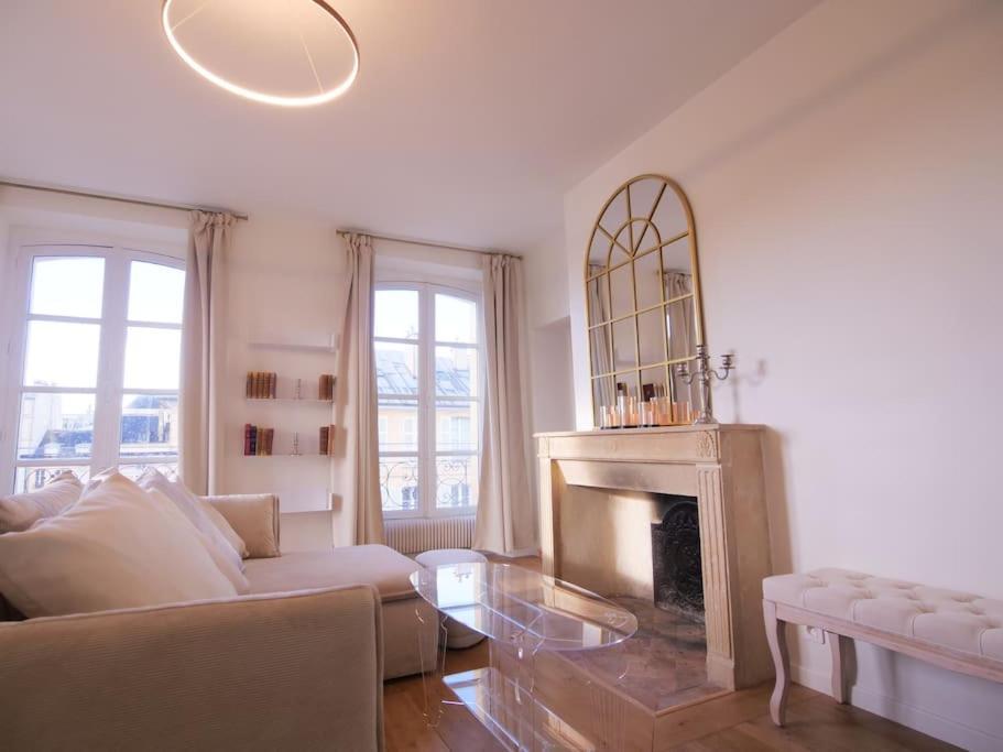 Charme Et Modernite Au Coeur Du Quartier St Louis Apartment แวร์ซาย ภายนอก รูปภาพ